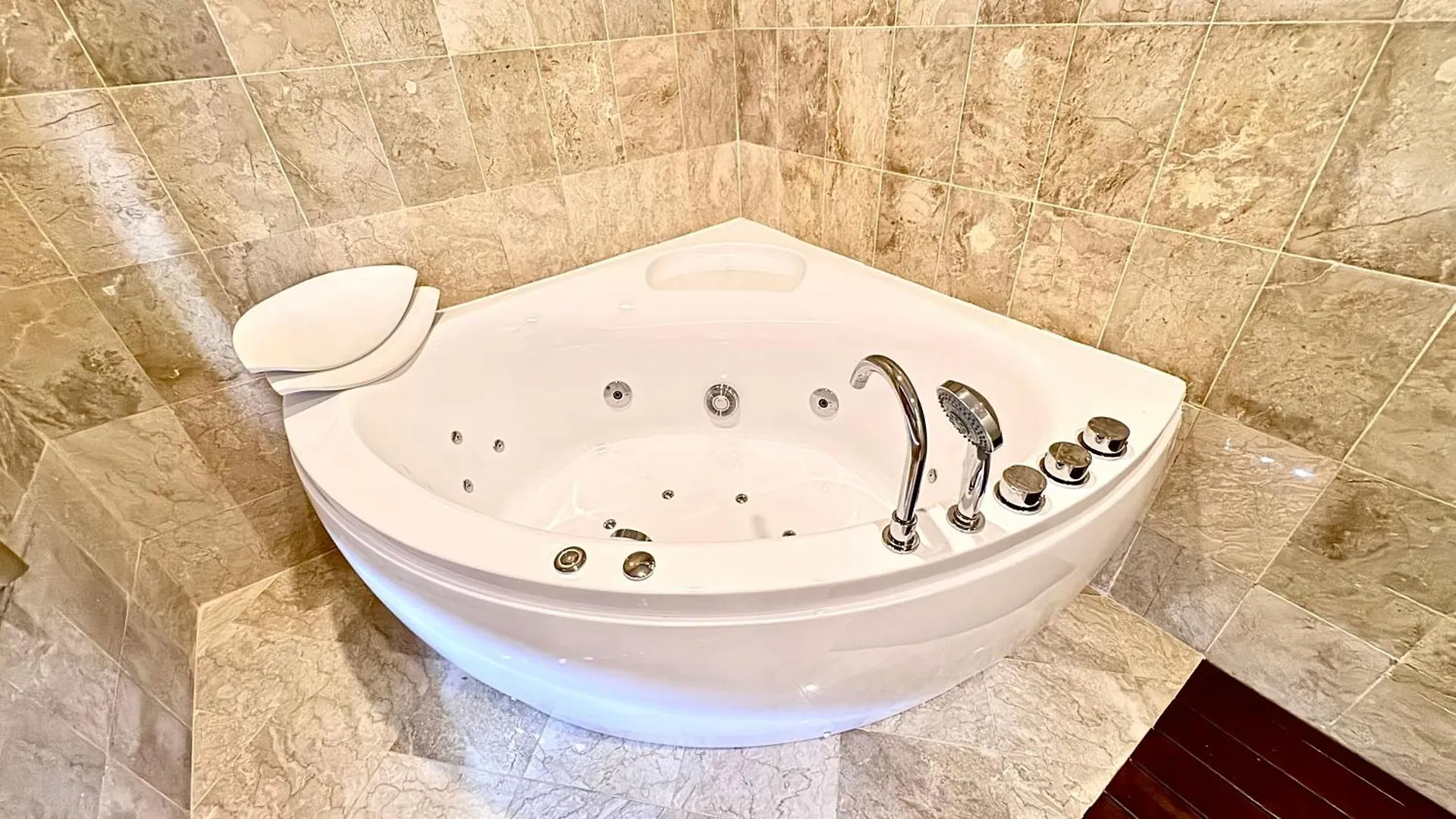 Emerald Luxury & Comfort Villa In Nusa Dua Nusa Dua