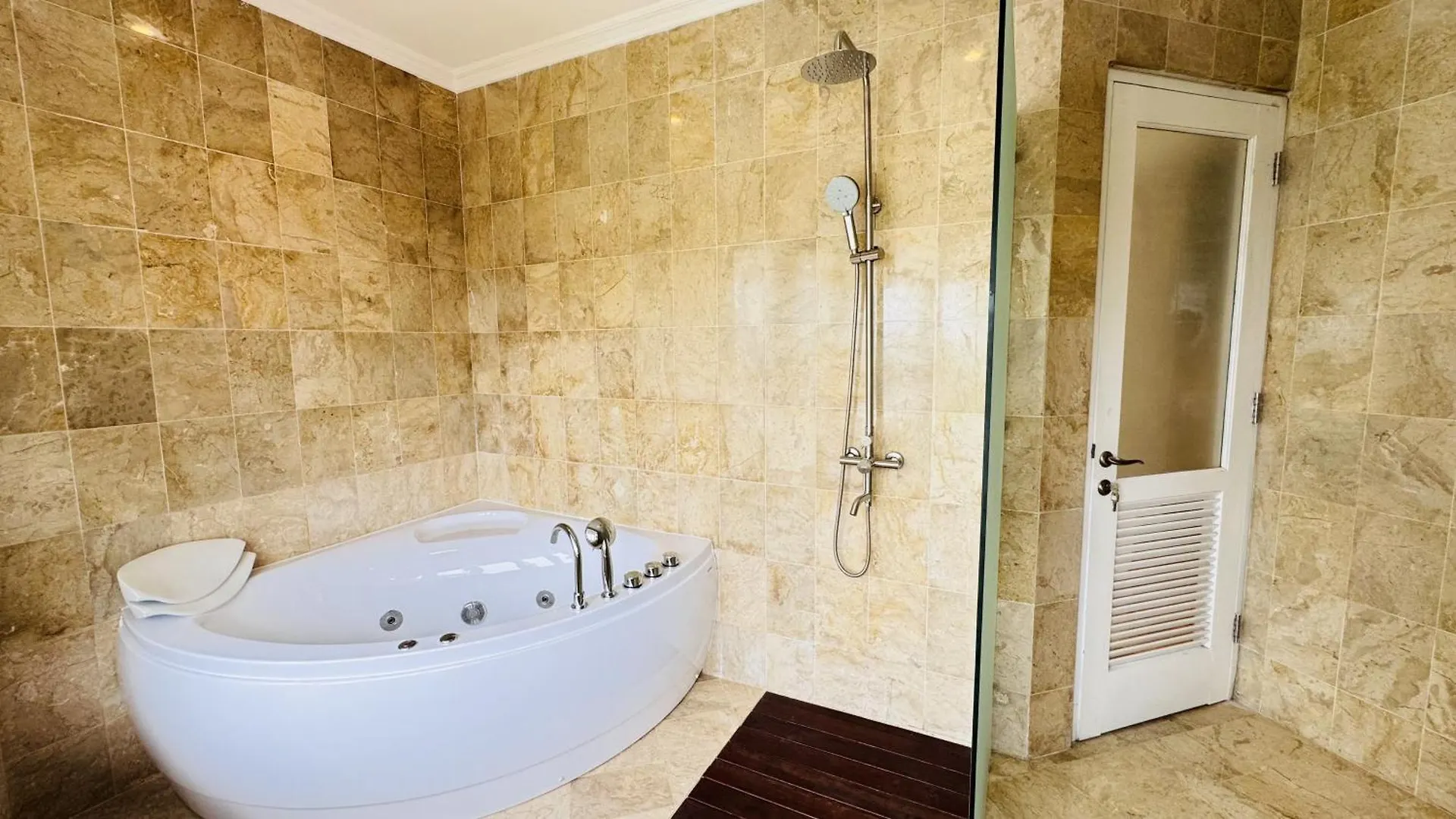Emerald Luxury & Comfort Villa In Nusa Dua Nusa Dua  Indonesia
